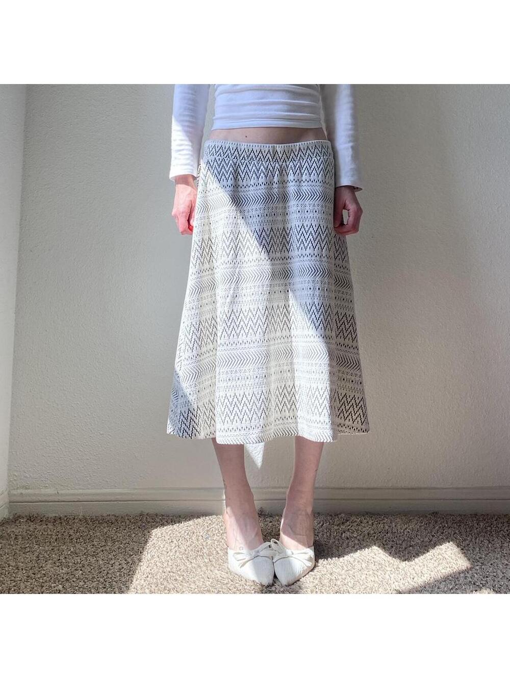 Vintage authentic y2k low rise white and grey tribal print flowy maxi  skirt
